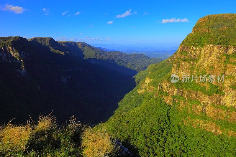 峡谷福塔莱萨日落在里约热内卢大do Sul，巴西